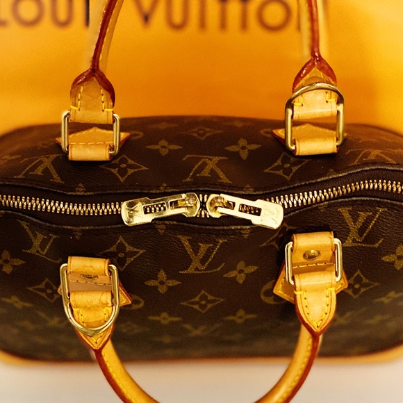SOLD! LOUIS VUITTON Alma Nomad PM MM Monogram Bag - Picture 4 of 16